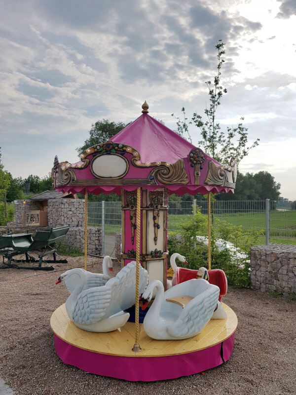 Schwanenkarussell mieten