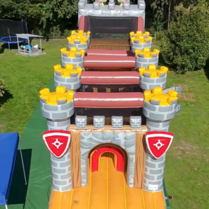 Hüpfburg Multiplay Ritterhindernisparcour 2-teilig  (17,2 x 3,7 m)